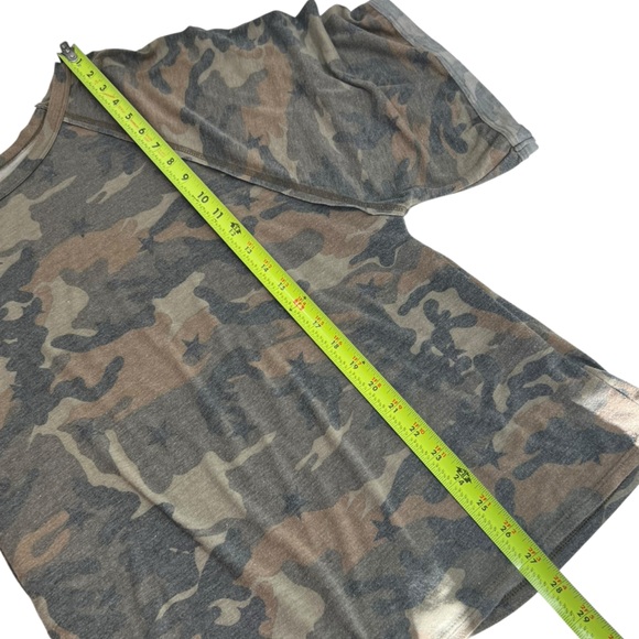 Oversized Camouflage Star Print Lightweight Top - Picture 7 of 8